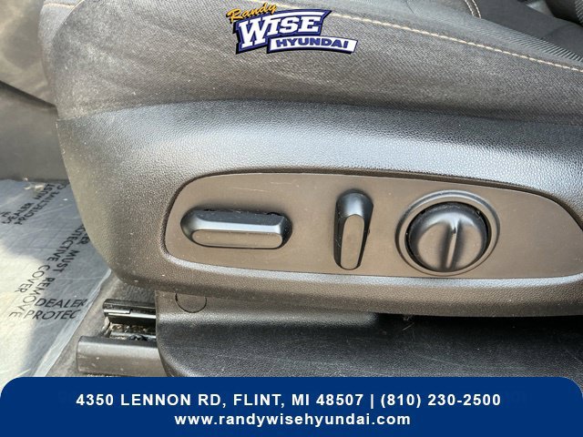 Used 2019 Chevrolet Traverse LT FWD image 15