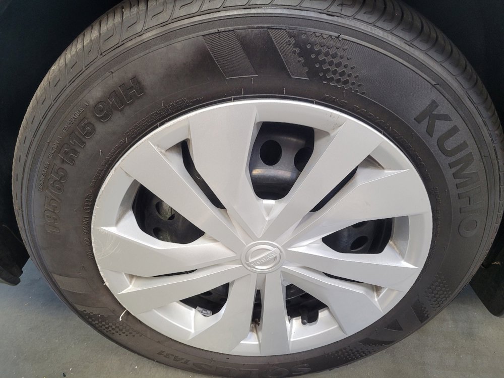 Used 2025 Nissan Versa S w/ Trunk Package image 31