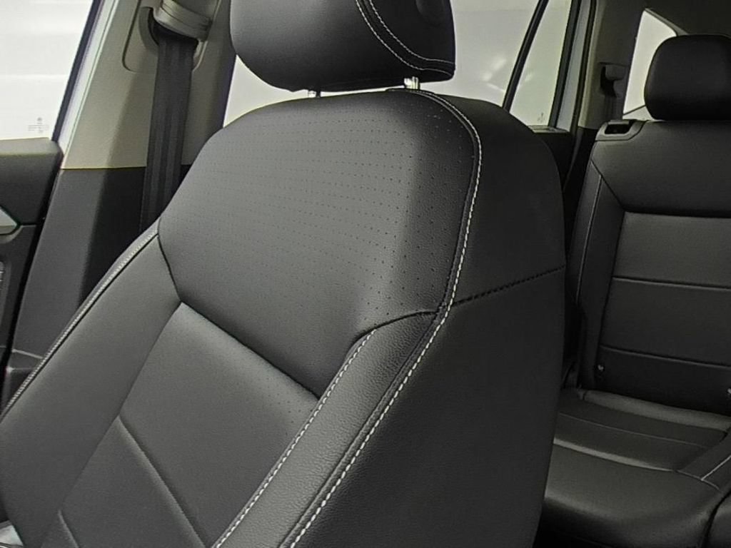 Used 2023 Volkswagen Atlas SE w/ Panoramic Sunroof Package AWD/4WD image 23