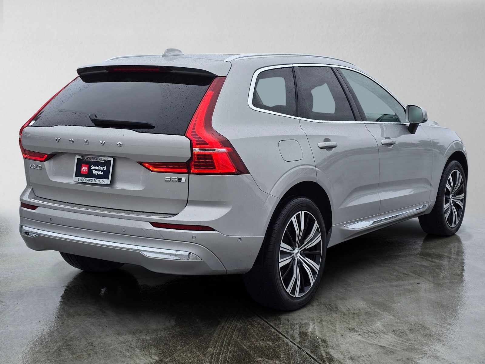Used 2023 Volvo XC60 B5 Plus w/ Climate Package AWD/4WD image 8