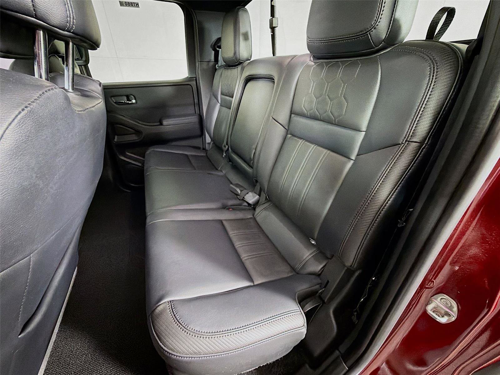 Used 2022 Nissan Frontier PRO-4X w/ Pro-4X Premium Package image 24