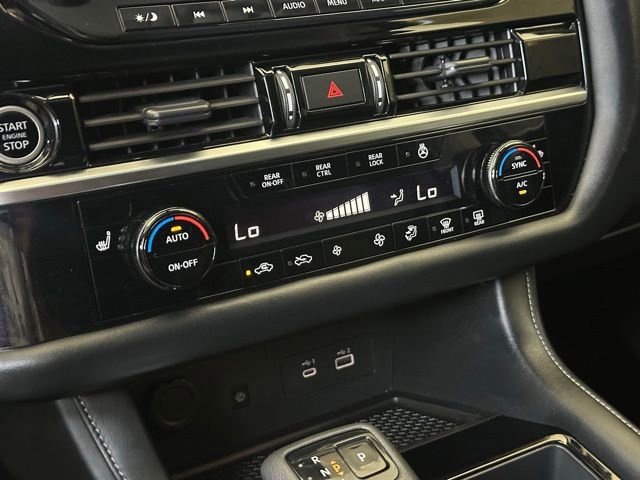 Used 2023 Nissan Pathfinder SL AWD/4WD image 29