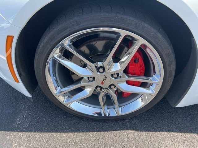 Used 2014 Chevrolet Corvette Z51 w/ 3LT Preferred Equipment Group image 19