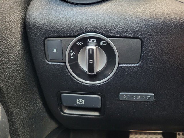 Used 2012 Mercedes-Benz SLK 350 image 19