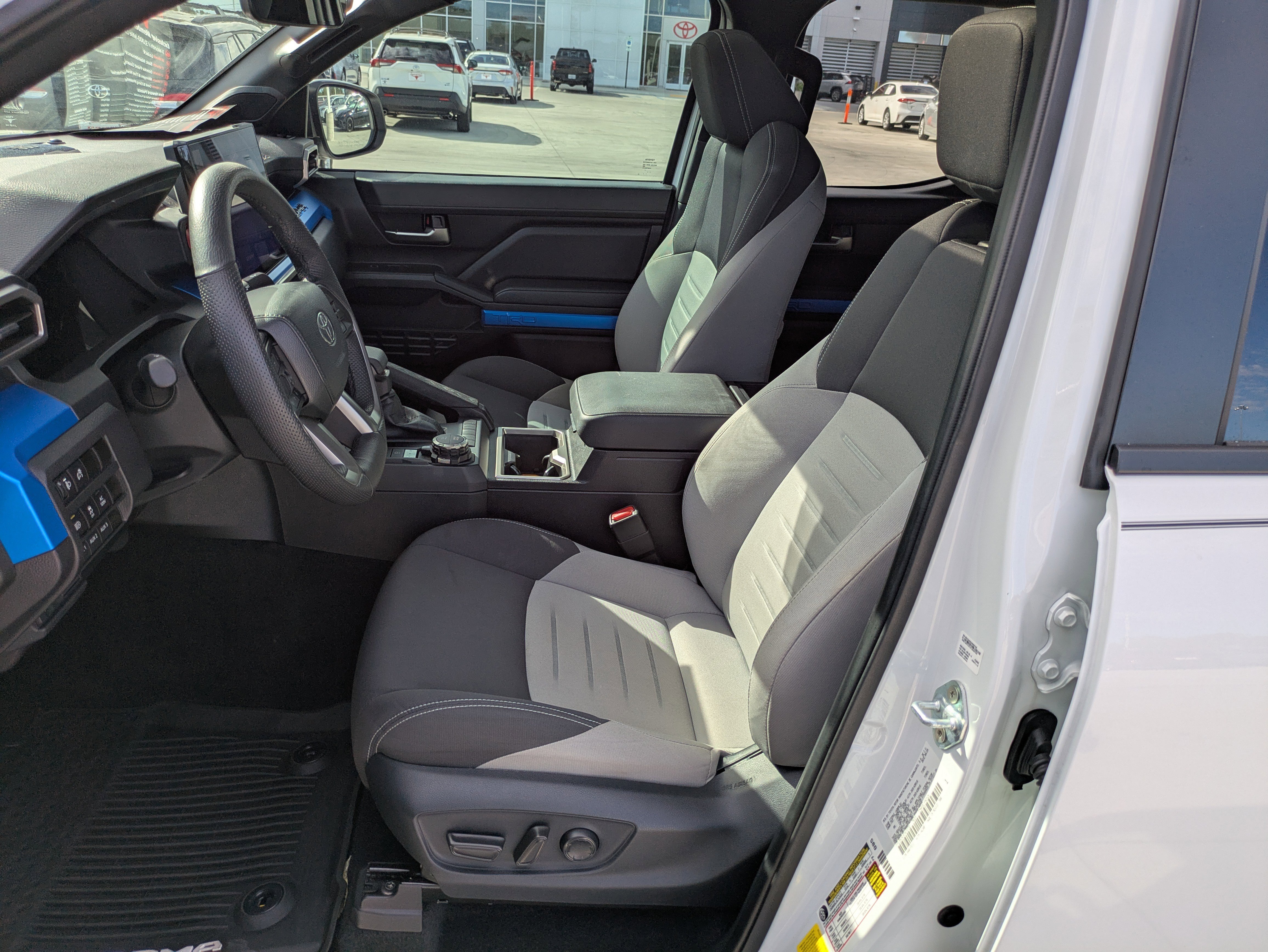 Used 2024 Toyota Tacoma TRD Sport w/ TRD Sport Upgrade Package image 11