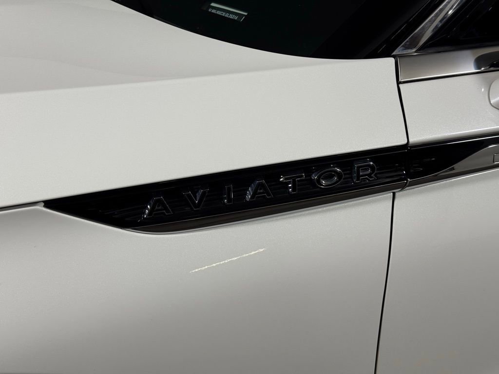 Certified 2020 Lincoln Aviator Black Label w/ Dynamic Handling Package image 13