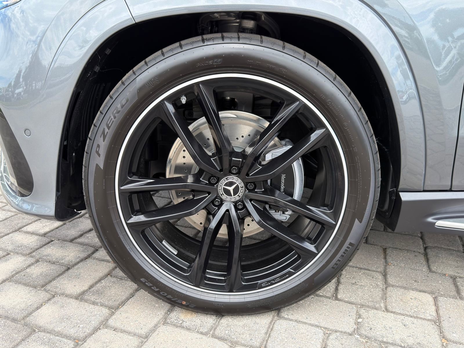 New 2026 Mercedes-Benz GLS 580 4MATIC image 13