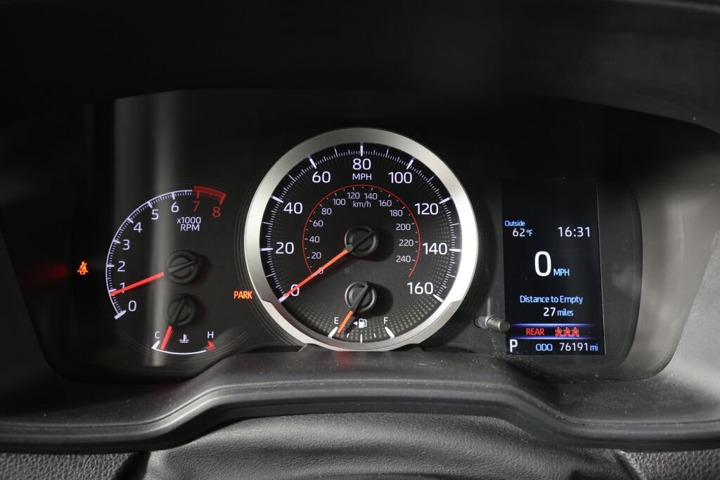 Used 2020 Toyota Corolla SE w/ Carpet Mat Package (TMS) image 30