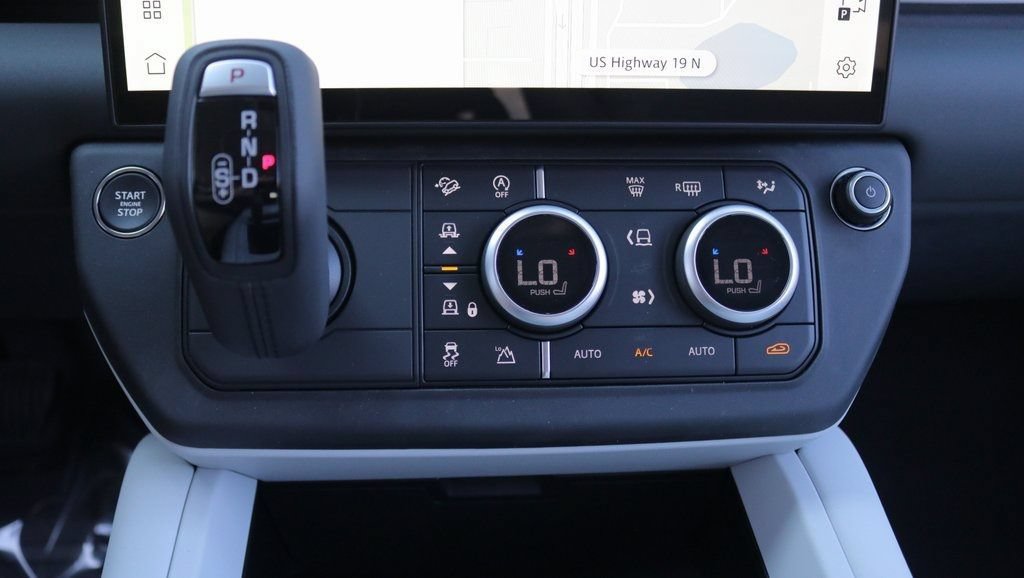 Used 2026 Land Rover Defender 110 X-Dynamic SE AWD/4WD image 25