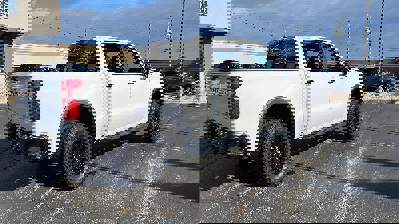 Used 2024 Chevrolet Silverado 1500 ZR2 w/ Technology Package image 5