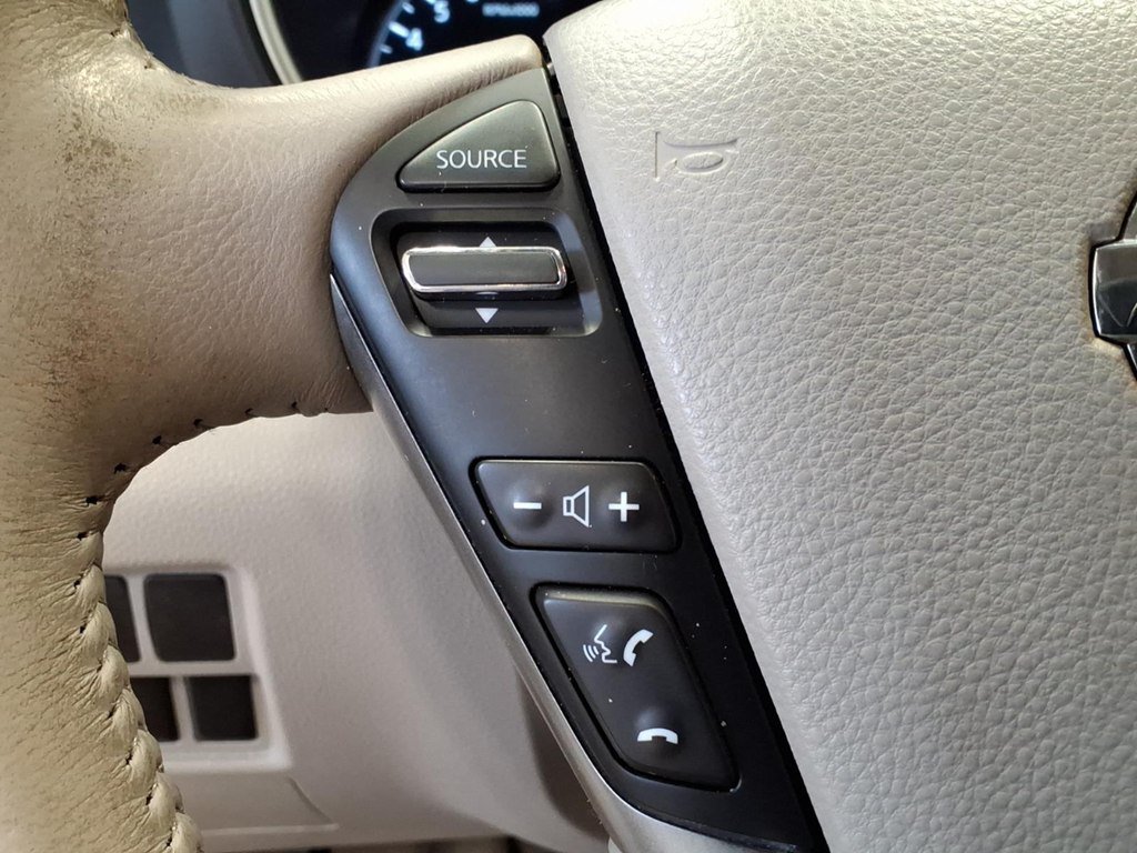 Used 2015 Nissan Quest SV FWD image 11