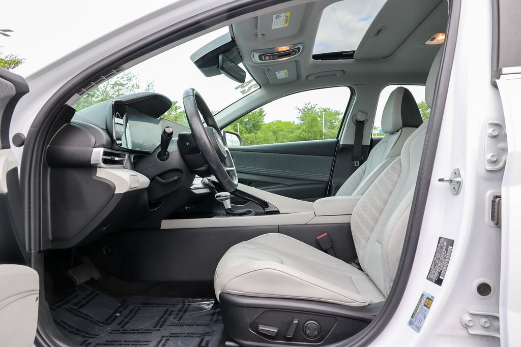 Used 2024 Hyundai Elantra Limited FWD image 32