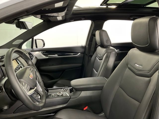 Used 2025 Cadillac XT5 Premium Luxury w/ Technology Package AWD/4WD image 26