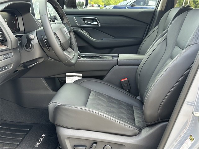 New 2025 Nissan Rogue Platinum w/ Platinum Premium Package image 10