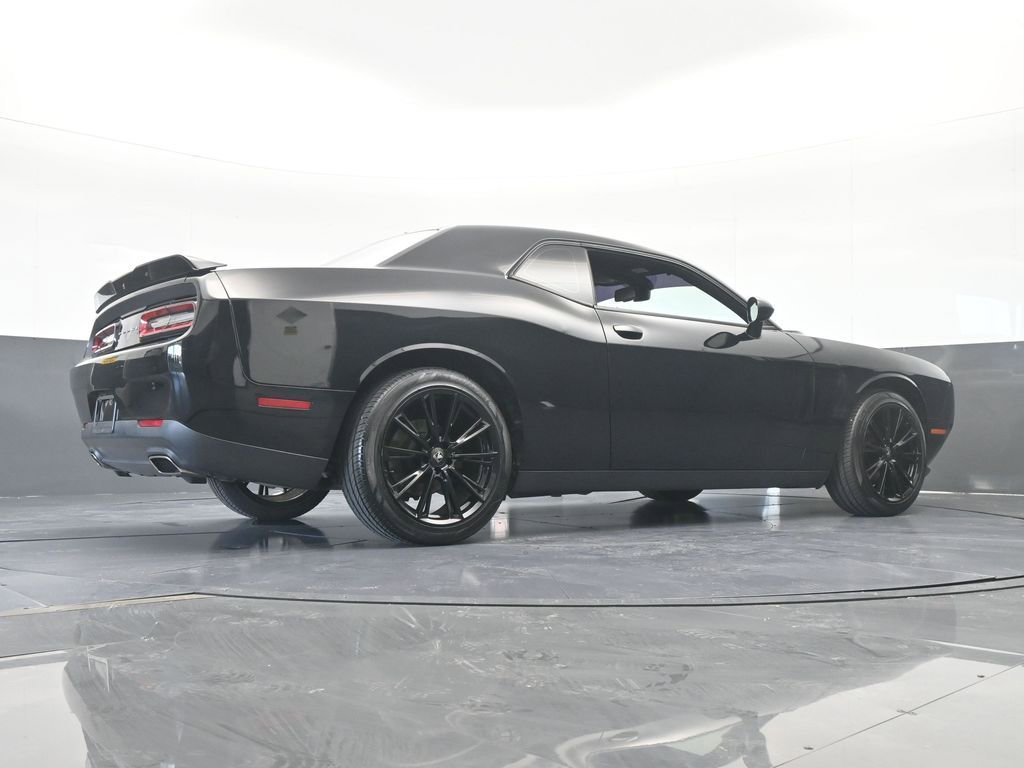 Used 2019 Dodge Challenger SXT image 58