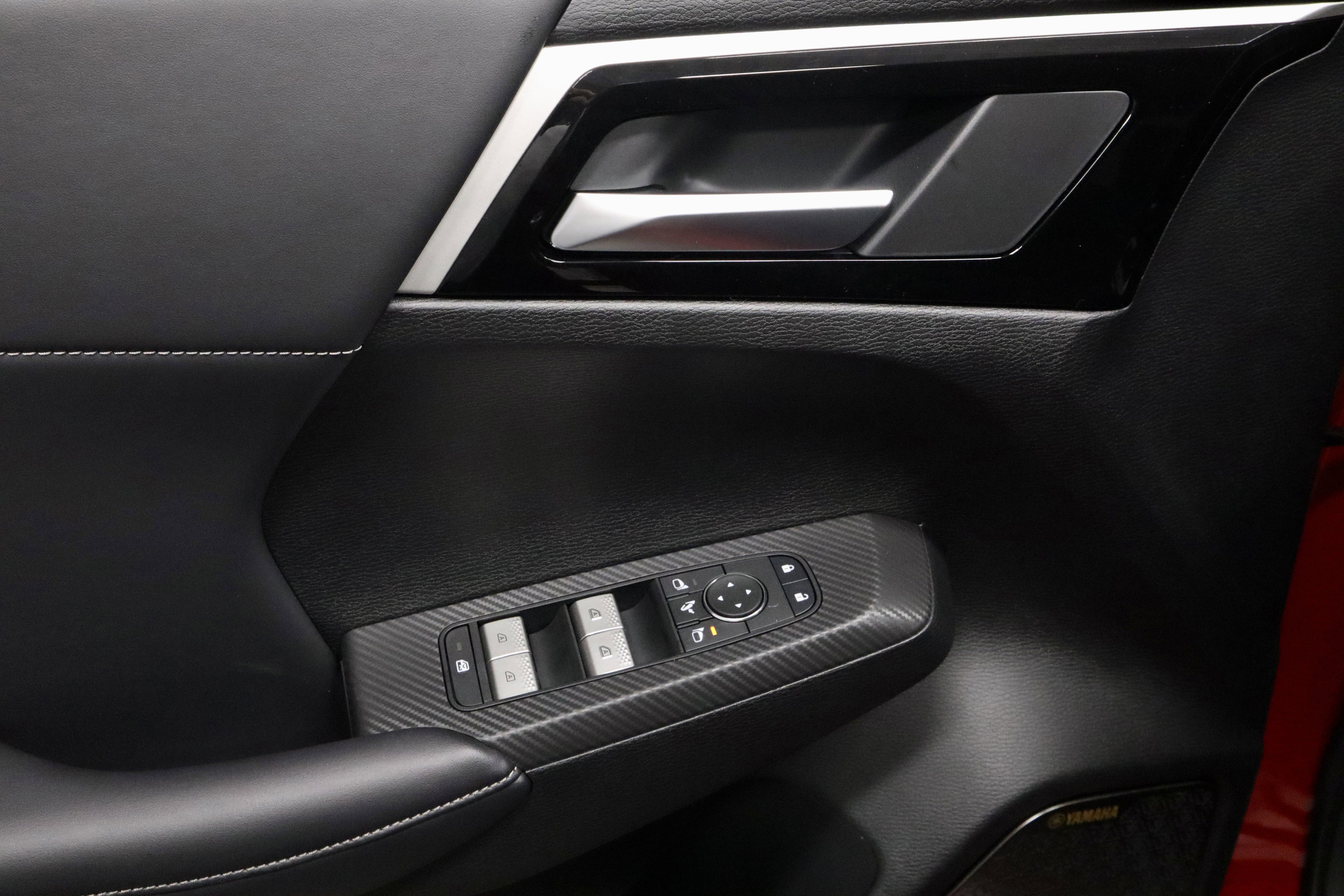 New 2026 Mitsubishi Outlander SE image 10