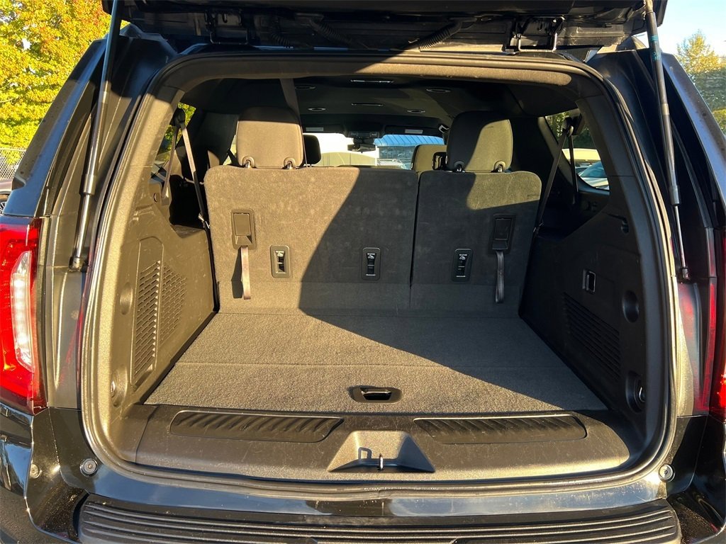 Used 2023 GMC Yukon XL SLE image 9