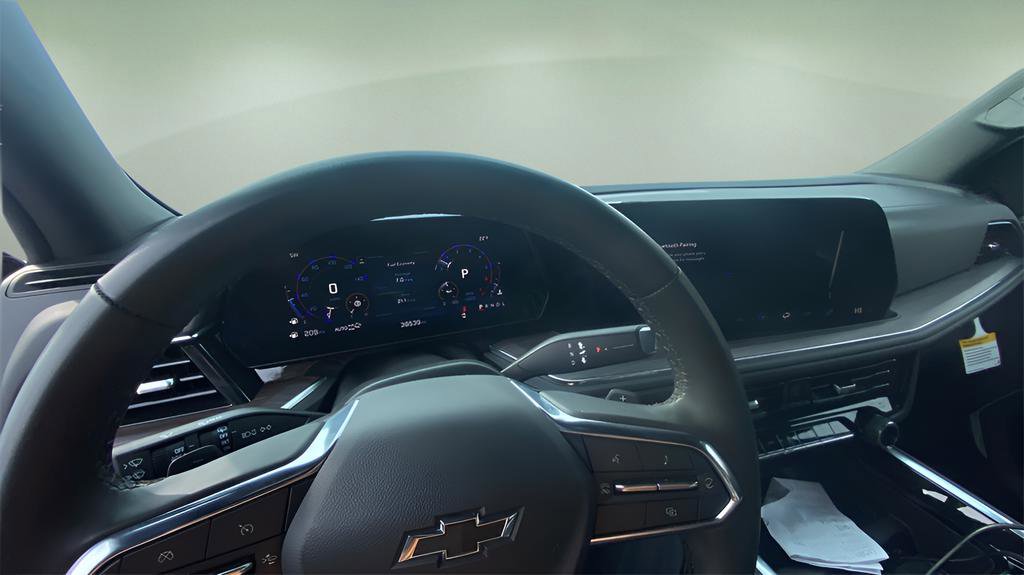 Used 2025 Chevrolet Suburban Z71 image 10