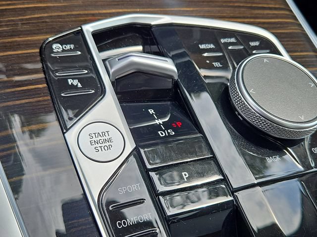 Certified 2024 BMW X7 xDrive40i w/ Premium Package AWD/4WD image 18