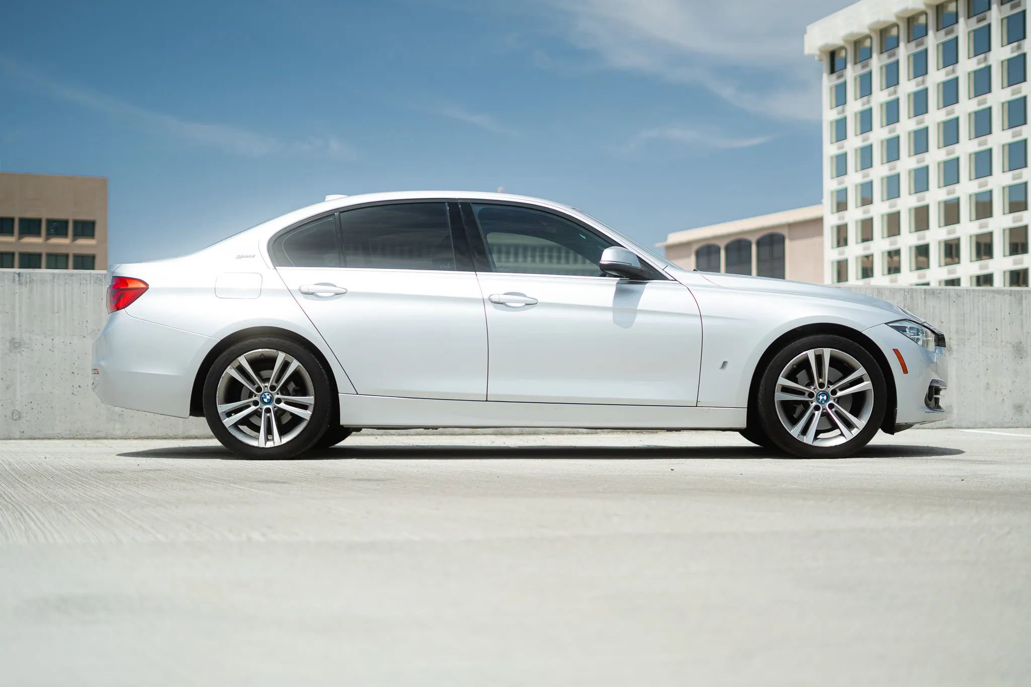 Used 2018 BMW 330e 330e iPerformance Sedan 4D image 22