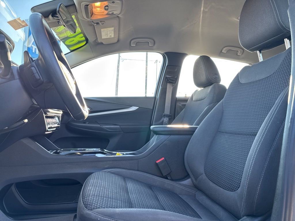 Used 2023 Chevrolet Bolt EUV LT image 16