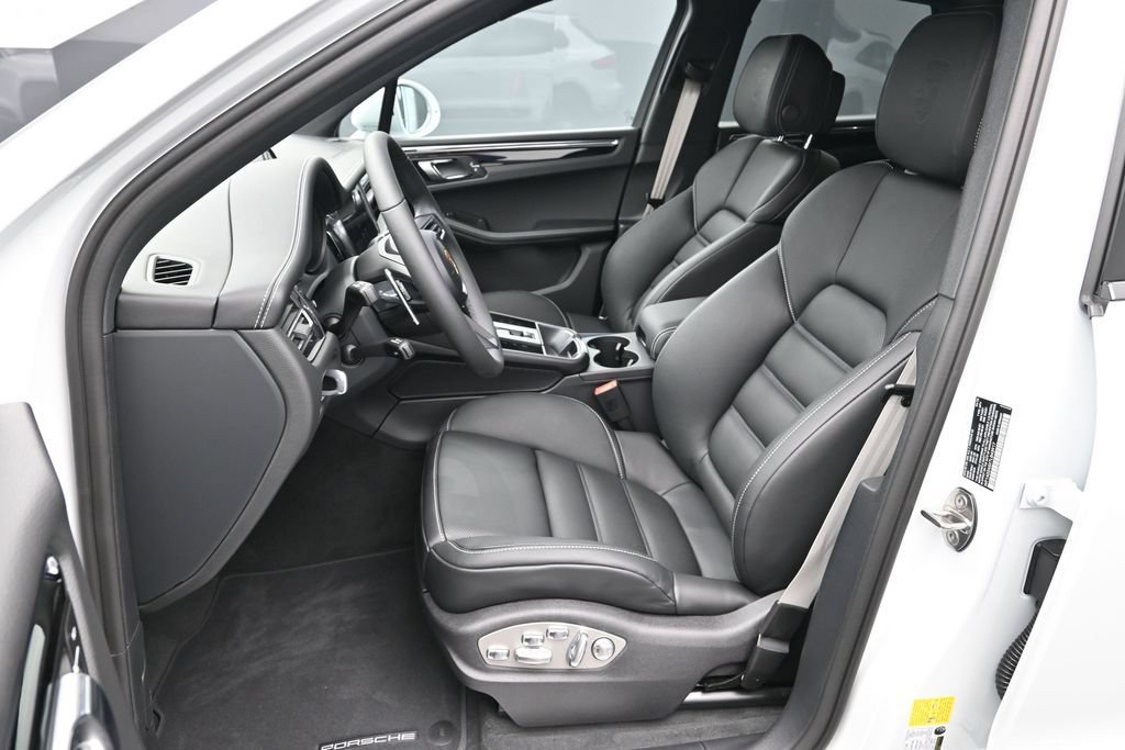 New 2026 Porsche Macan S AWD/4WD image 5