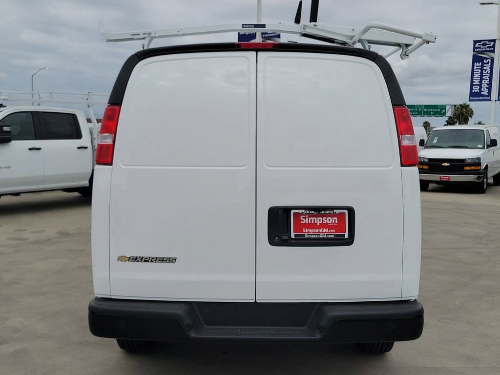 New 2026 Chevrolet Express 2500 Extended w/ Communications Package RWD image 21