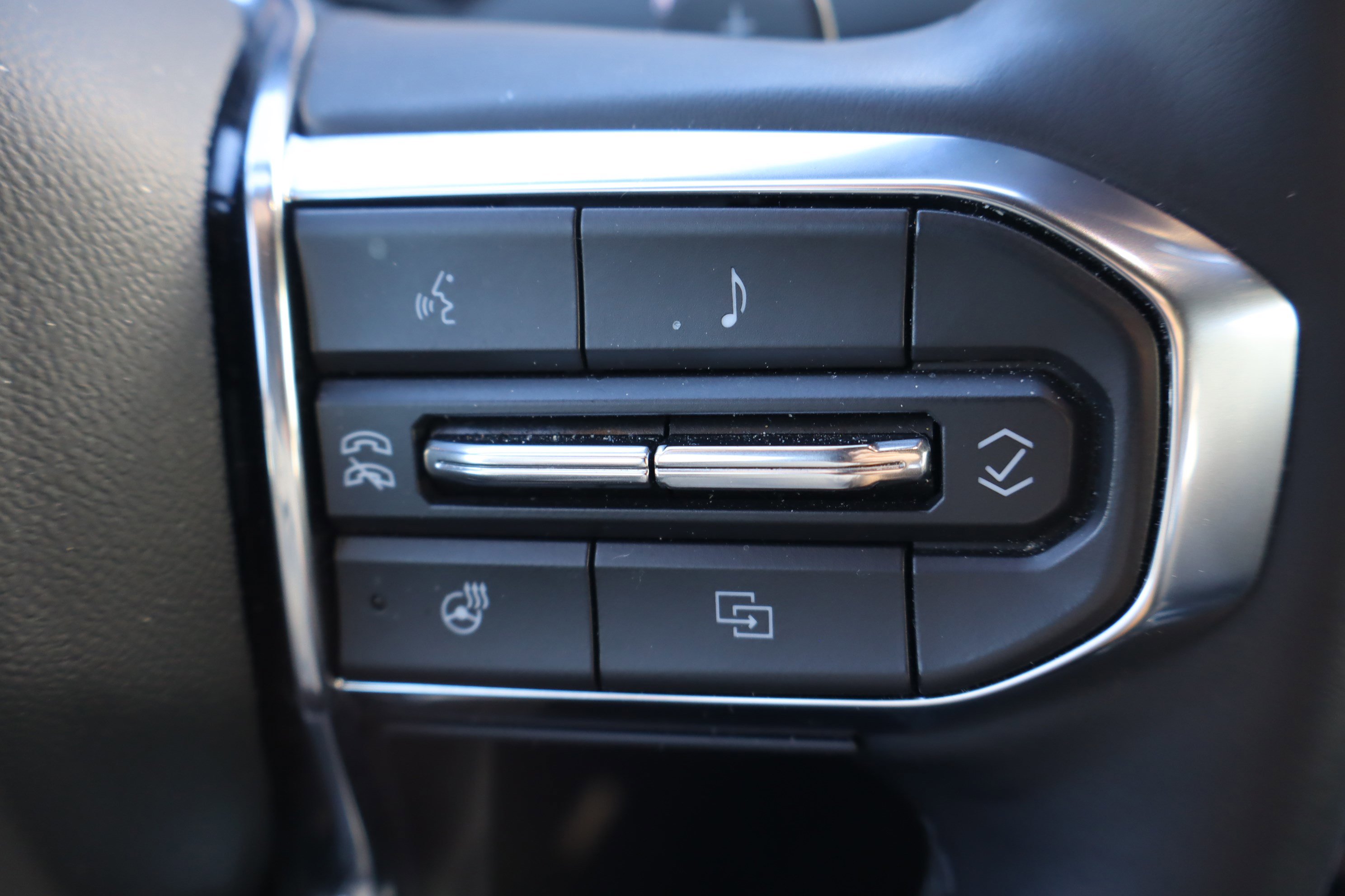 Used 2024 GMC Acadia Elevation w/ Black Edition image 20