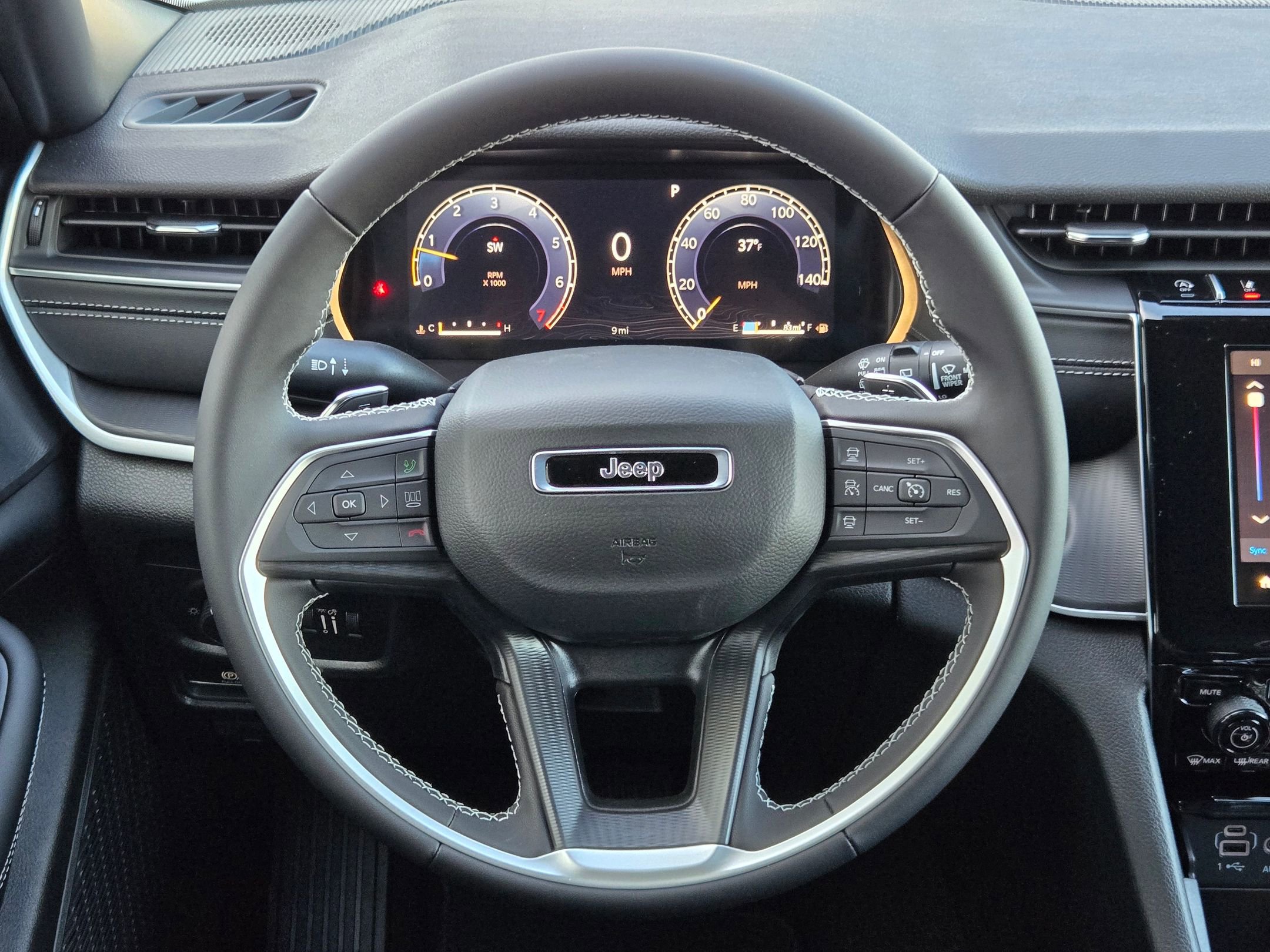 New 2025 Jeep Grand Cherokee Laredo image 17