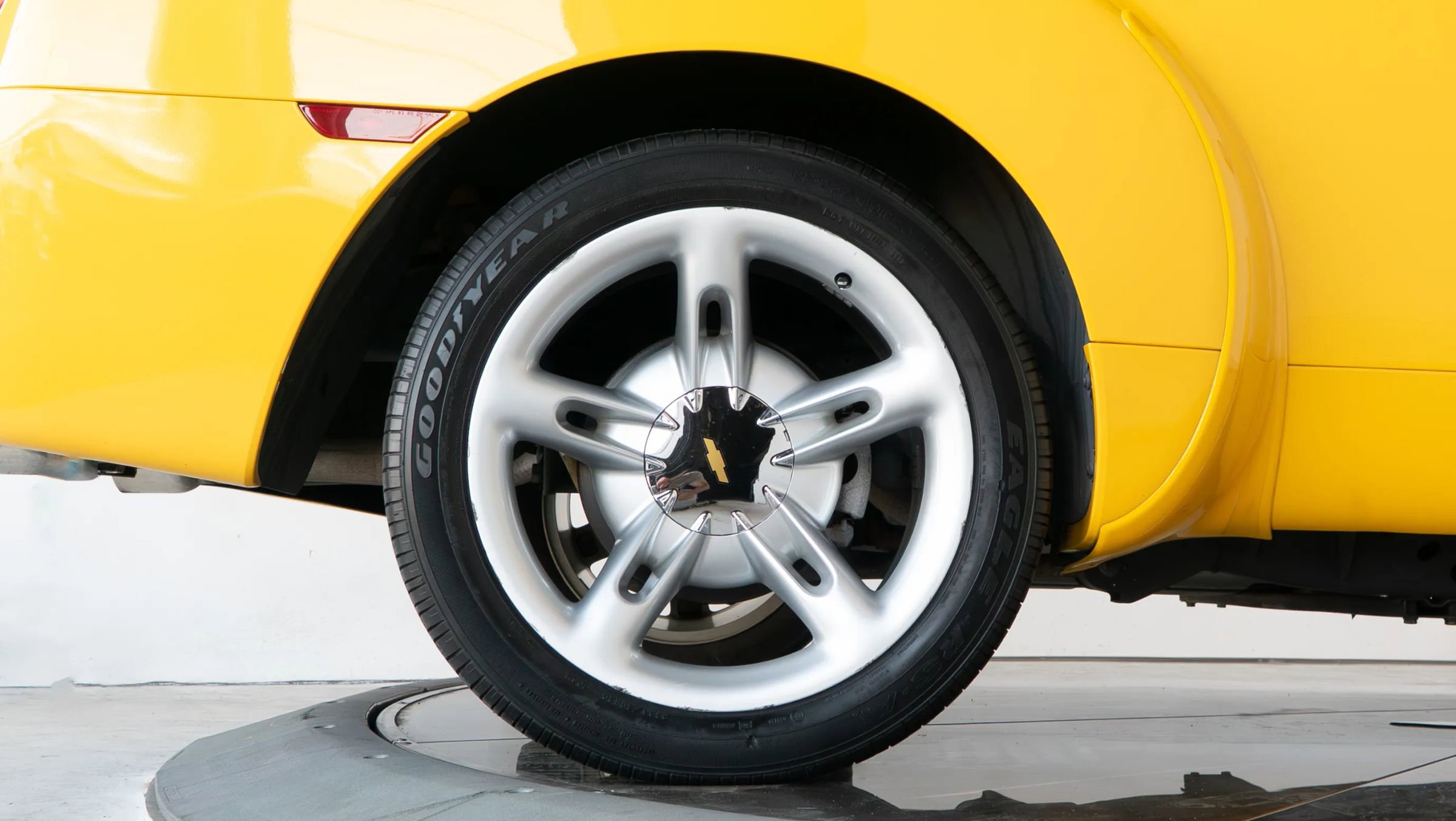 Used 2006 Chevrolet SSR w/ Preferred Equipment Group image 21