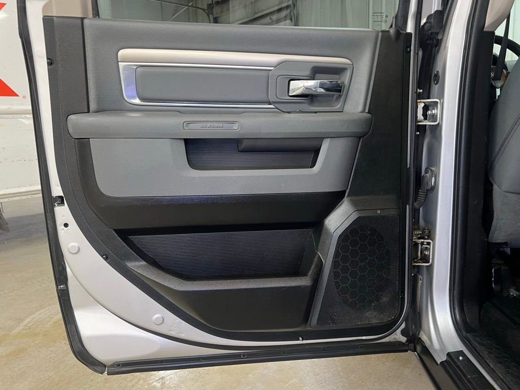 Used 2017 RAM 1500 Classic SLT image 36