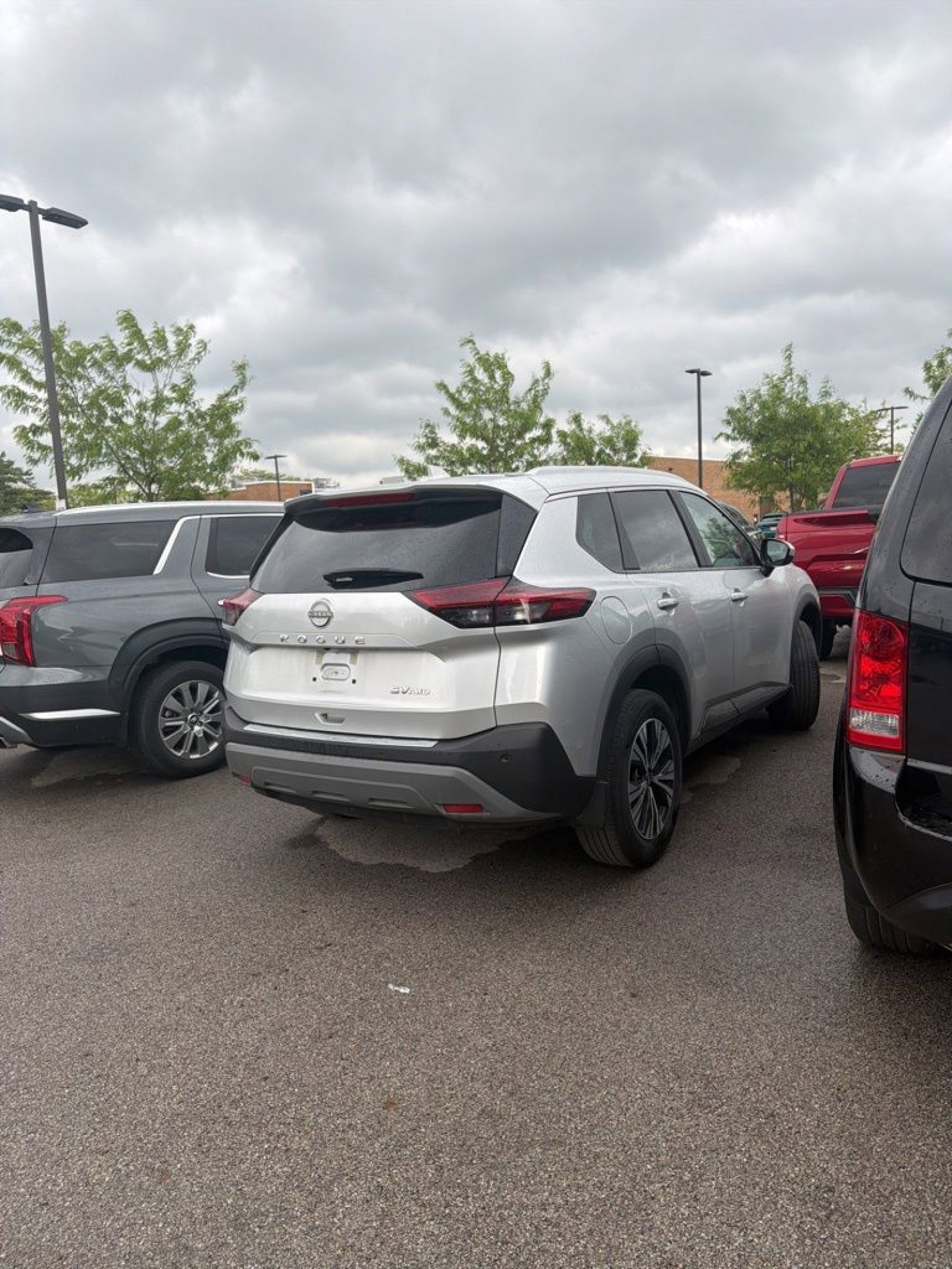 Used 2023 Nissan Rogue SV w/ SV Premium B Package AWD/4WD image 4