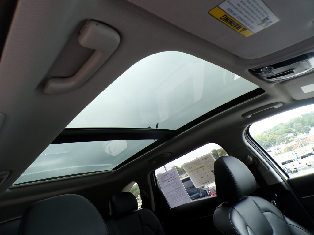 Used 2025 Kia Sorento S w/ Panoramic Sunroof Package FWD image 16