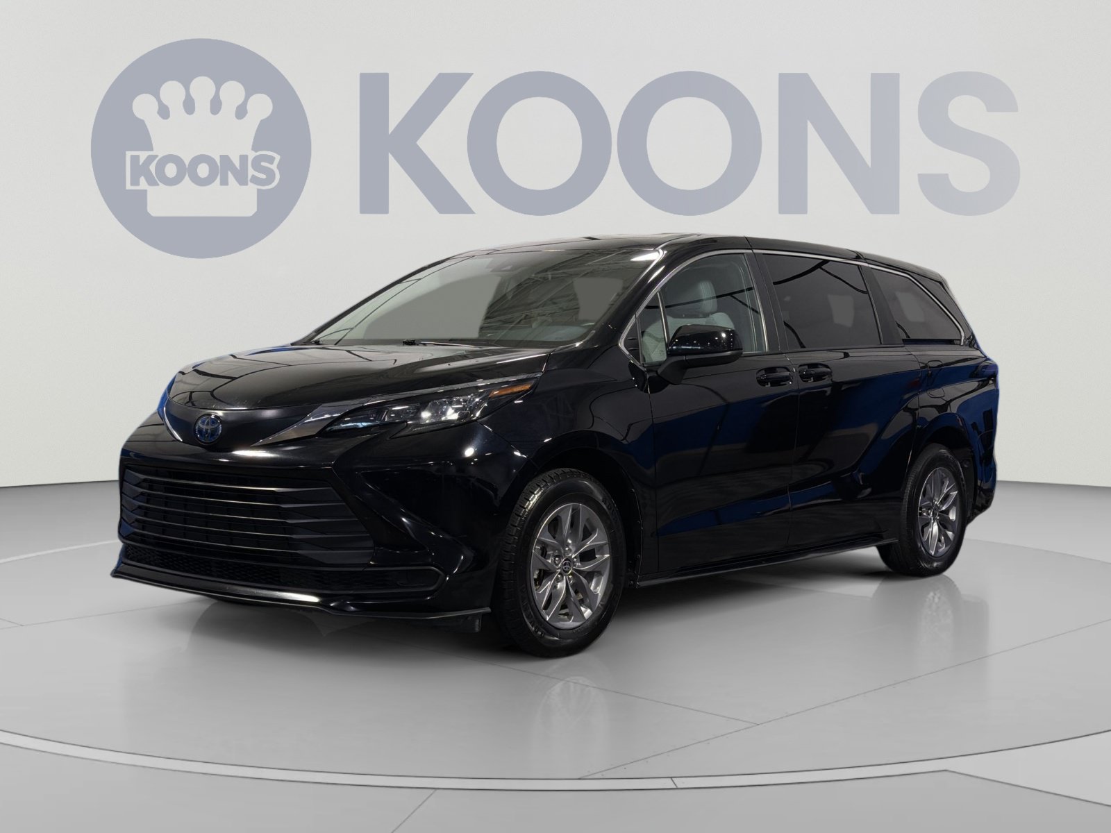 Used 2025 Toyota Sienna LE