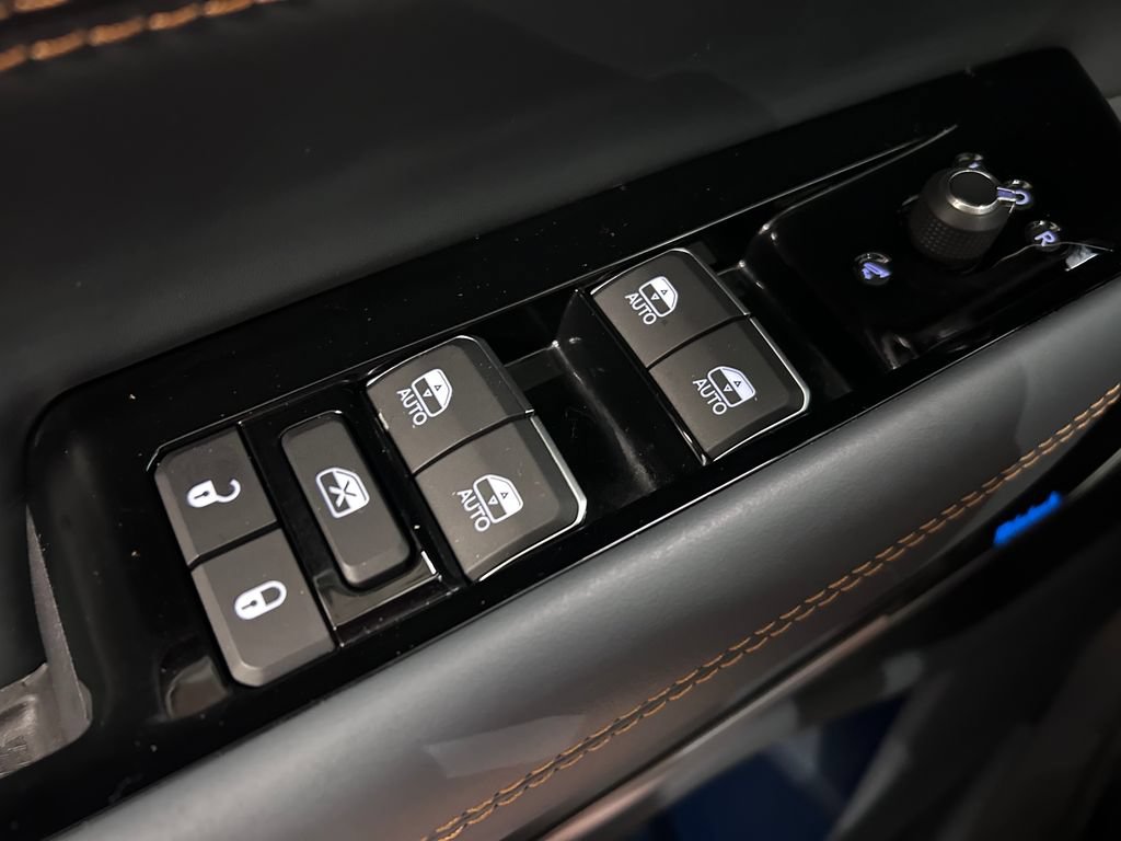 Used 2024 Jeep Grand Wagoneer Series III AWD/4WD image 5
