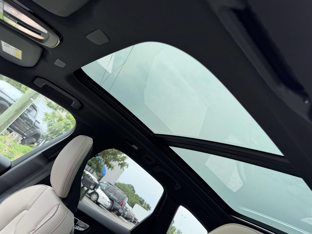 New 2026 Volvo XC60 T8 Core w/ Climate Package AWD/4WD image 18