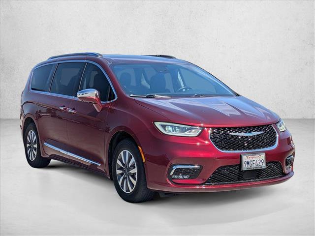 Used 2021 Chrysler Pacifica Limited w/ Premium & Safety Sphere Group FWD image 3