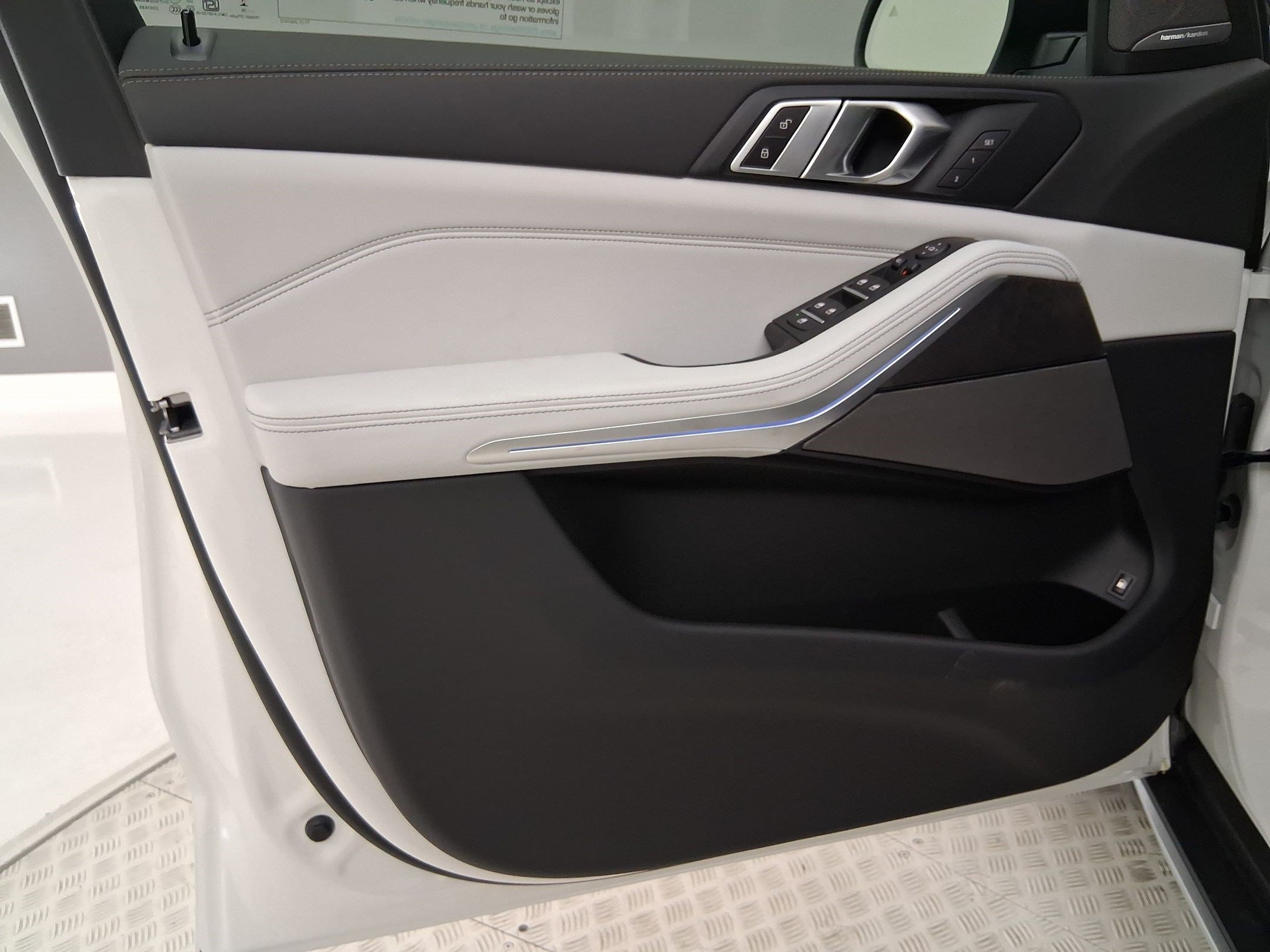 New 2026 BMW X5 xDrive50e AWD/4WD image 12