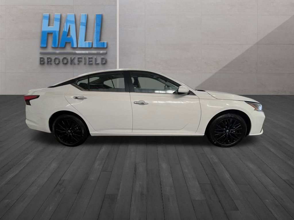 Used 2025 Nissan Altima 2.5 SV w/ SV Special Edition Package AWD/4WD image 6