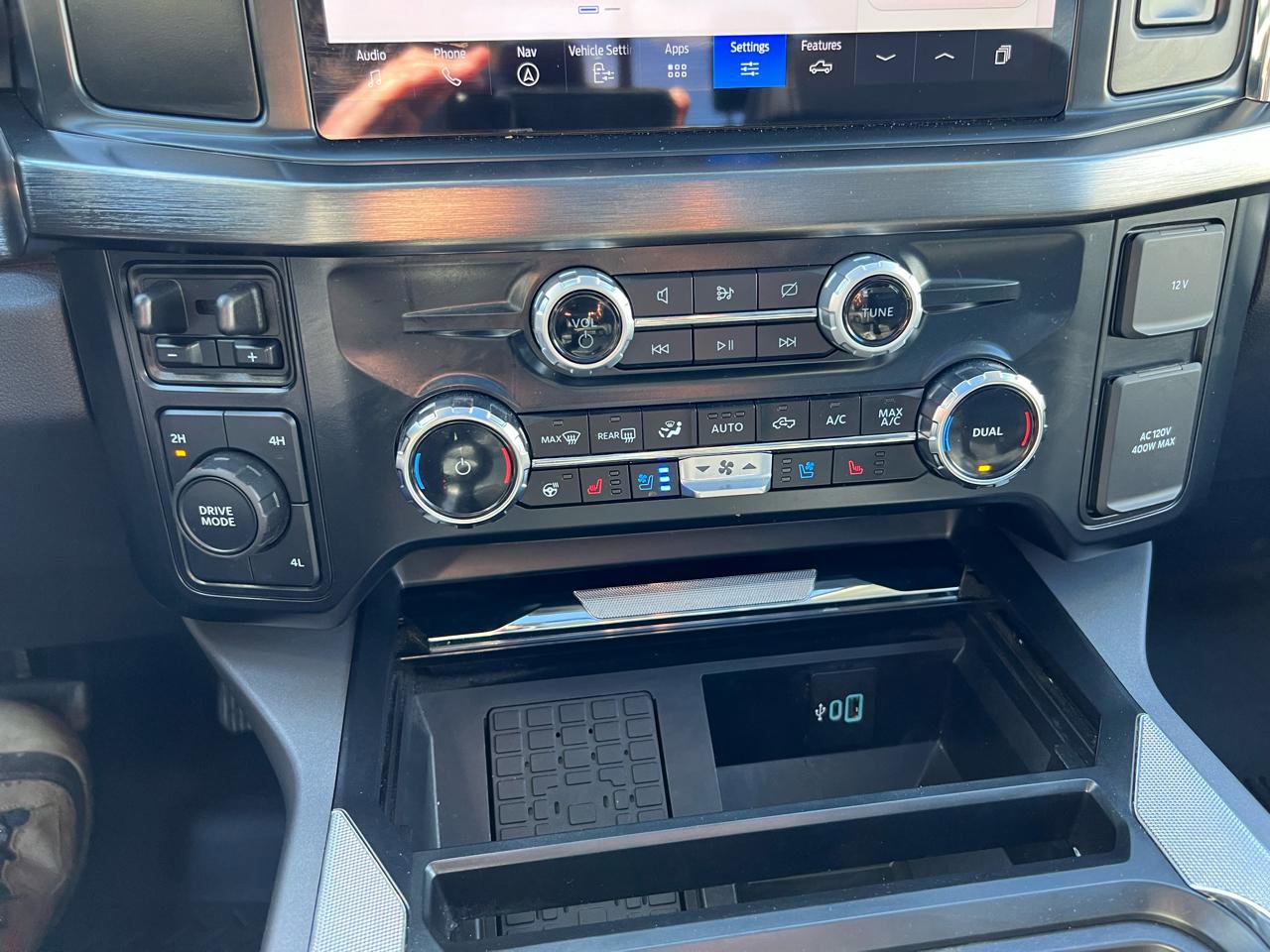 Used 2024 Ford F450 Lariat image 26