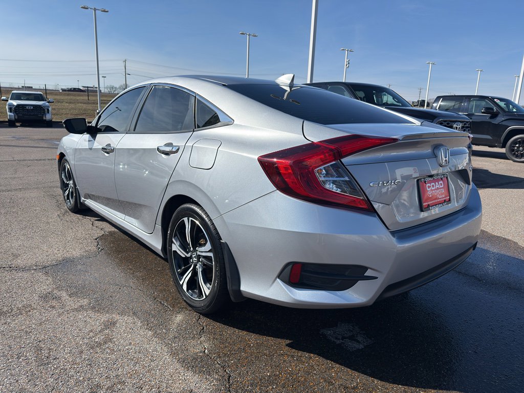 Used 2017 Honda Civic Touring image 3