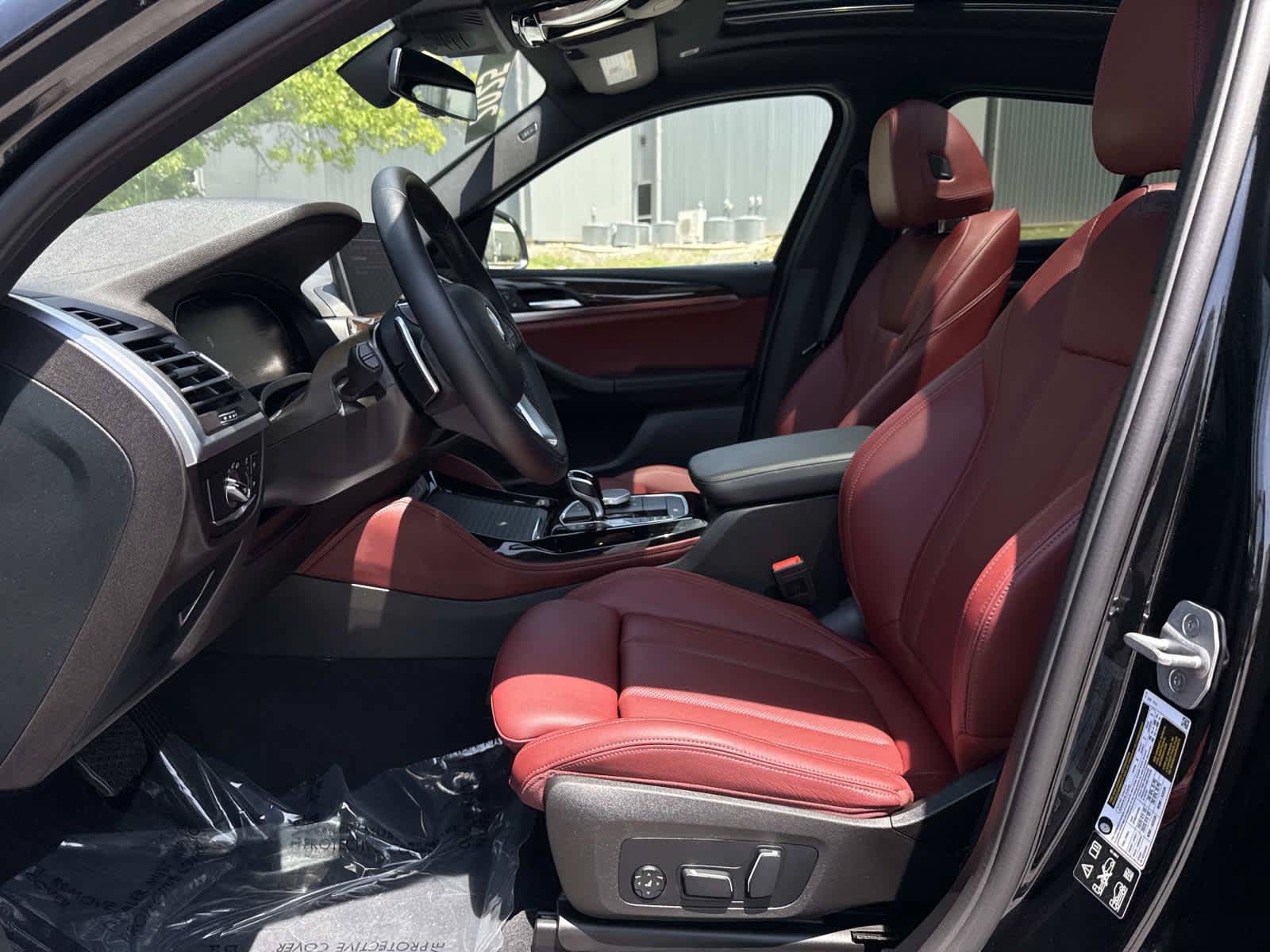 Used 2025 BMW X4 xDrive30i AWD/4WD image 14