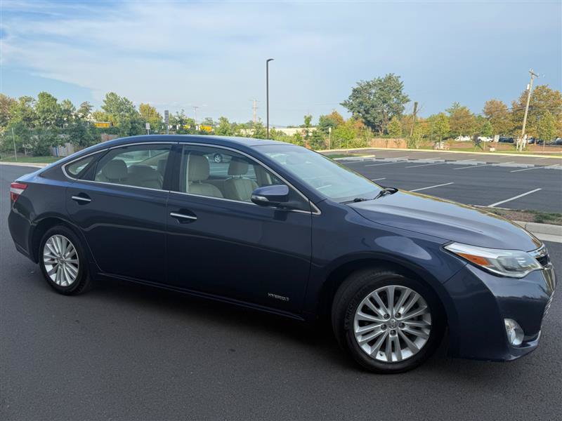 Used 2014 Toyota Avalon Limited w/ Technology Package FWD image 12