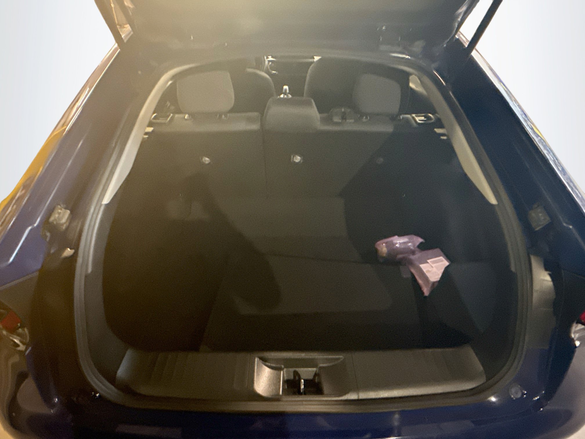 Used 2025 Toyota Prius LE FWD image 29