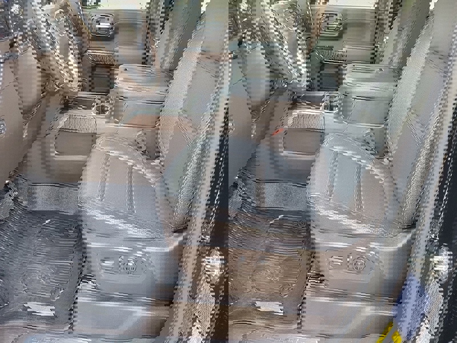 Used 2022 GMC Sierra 2500 Denali w/ Technology Package image 14