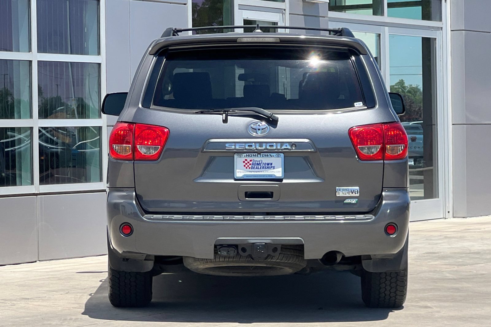 Used 2014 Toyota Sequoia SR5 AWD/4WD image 5