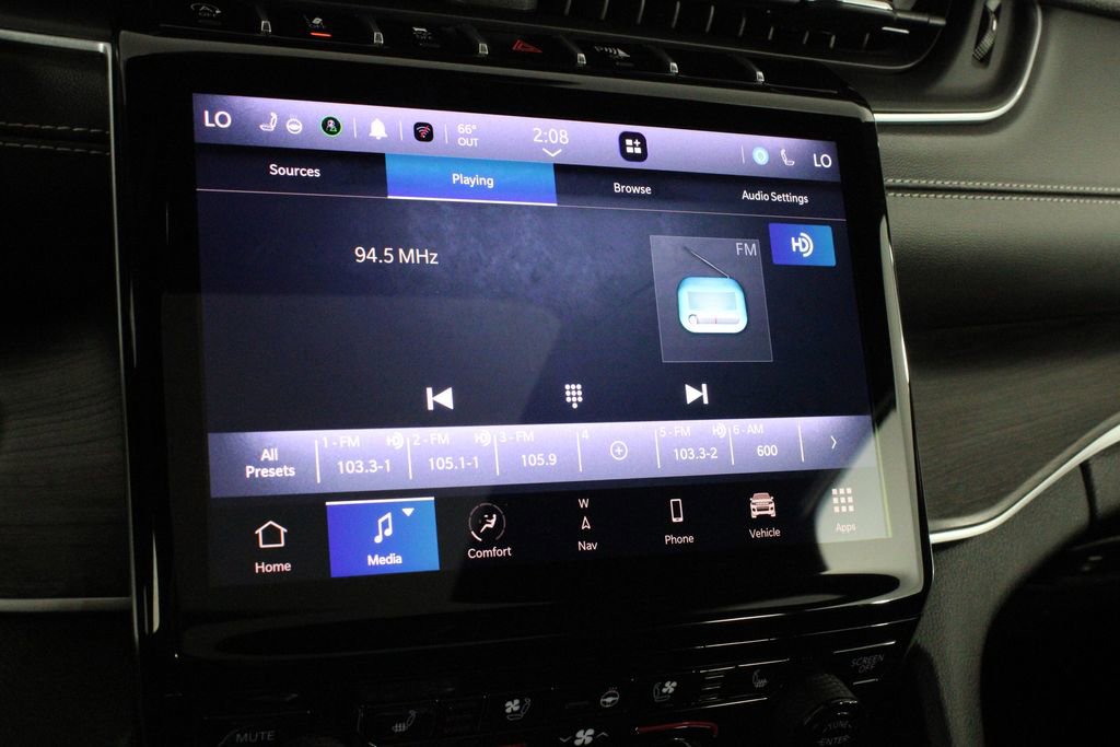 Used 2024 Jeep Grand Cherokee L Limited w/ Luxury Tech Group II image 35