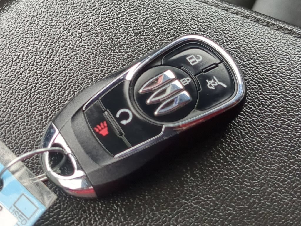 Used 2025 Buick Envista Sport Touring w/ Convenience I Package FWD image 37