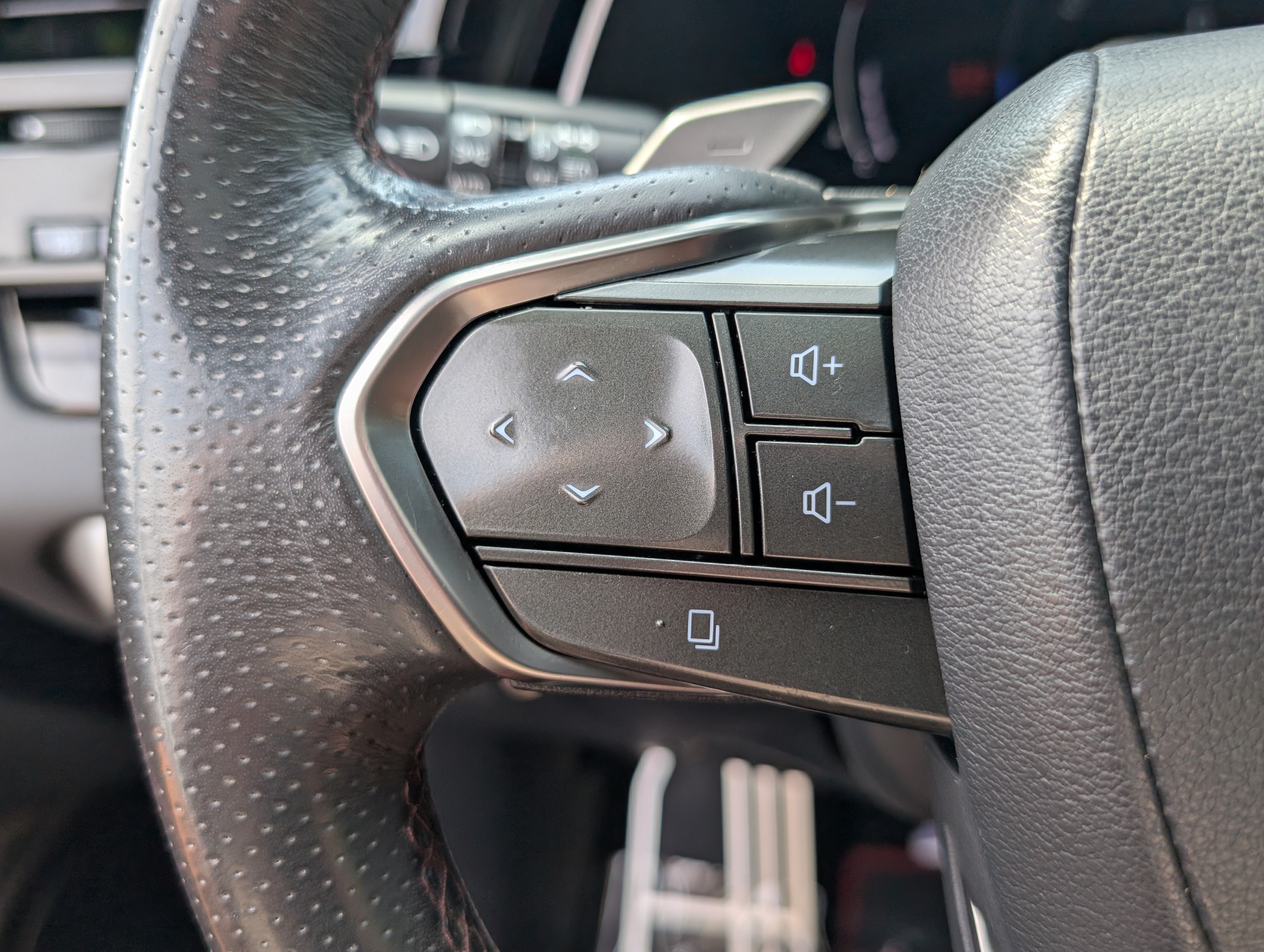 Used 2023 Lexus RX 500h F Sport w/ Cold Area Package AWD/4WD image 26