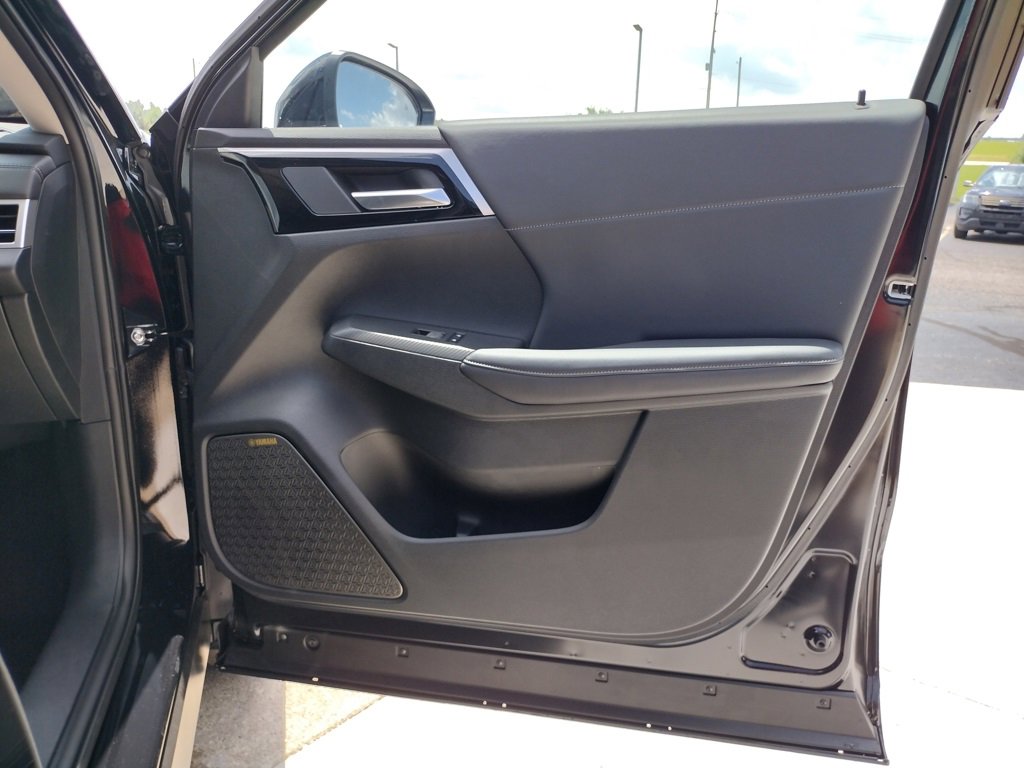 New 2025 Mitsubishi Outlander SE image 33